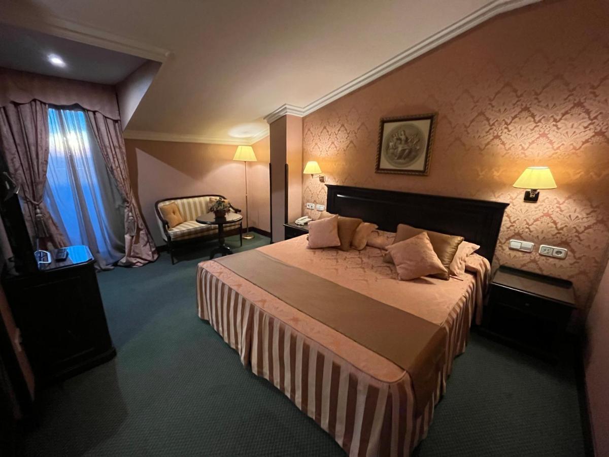 Santiago Hotel Linares  Exterior photo