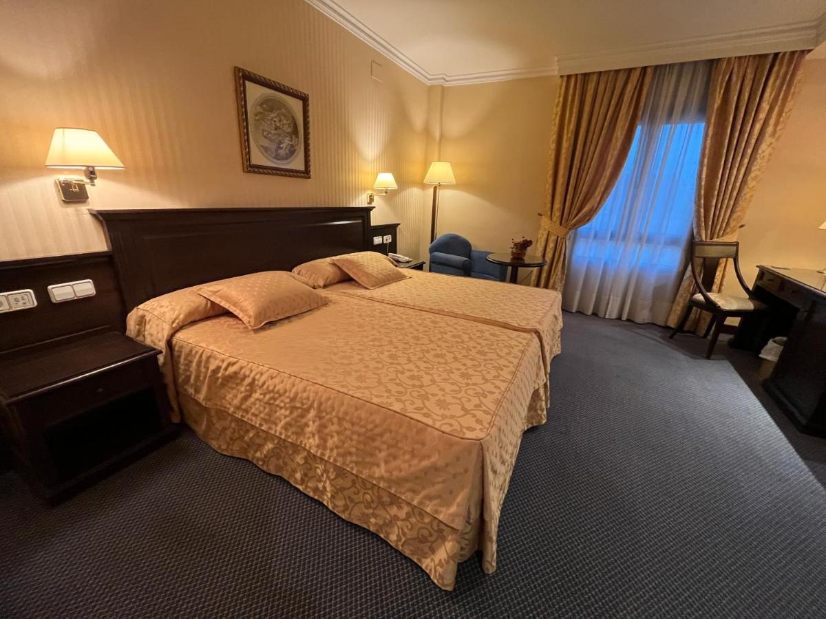 Santiago Hotel Linares  Exterior photo