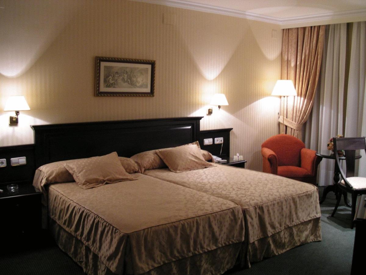Santiago Hotel Linares  Exterior photo